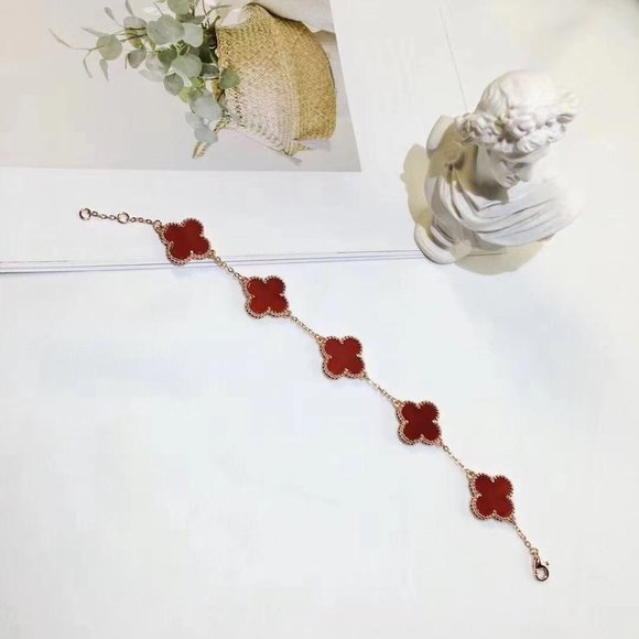 Van Cleef & Arpels Jewelry - Van Cleef & Arpels Four-leaf Clover Bracelet 18K carnelith